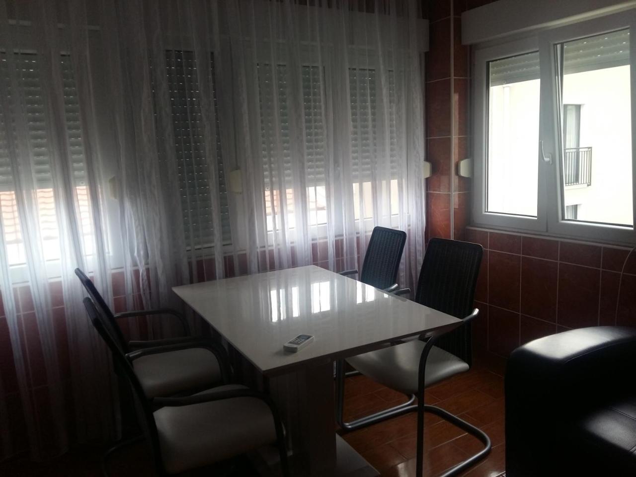 Lazar Apartments Petrovac Екстериор снимка